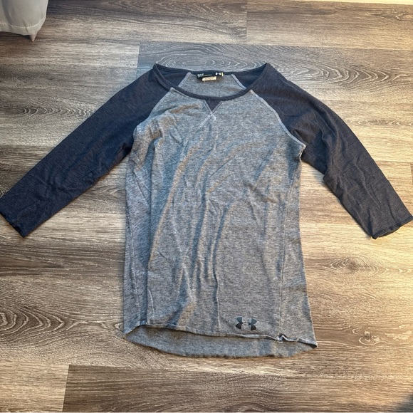 Under Armor Women’s Baseball T Shirt Black Heather and Red 3/4 Sleeve Small - Picture 1 of 3